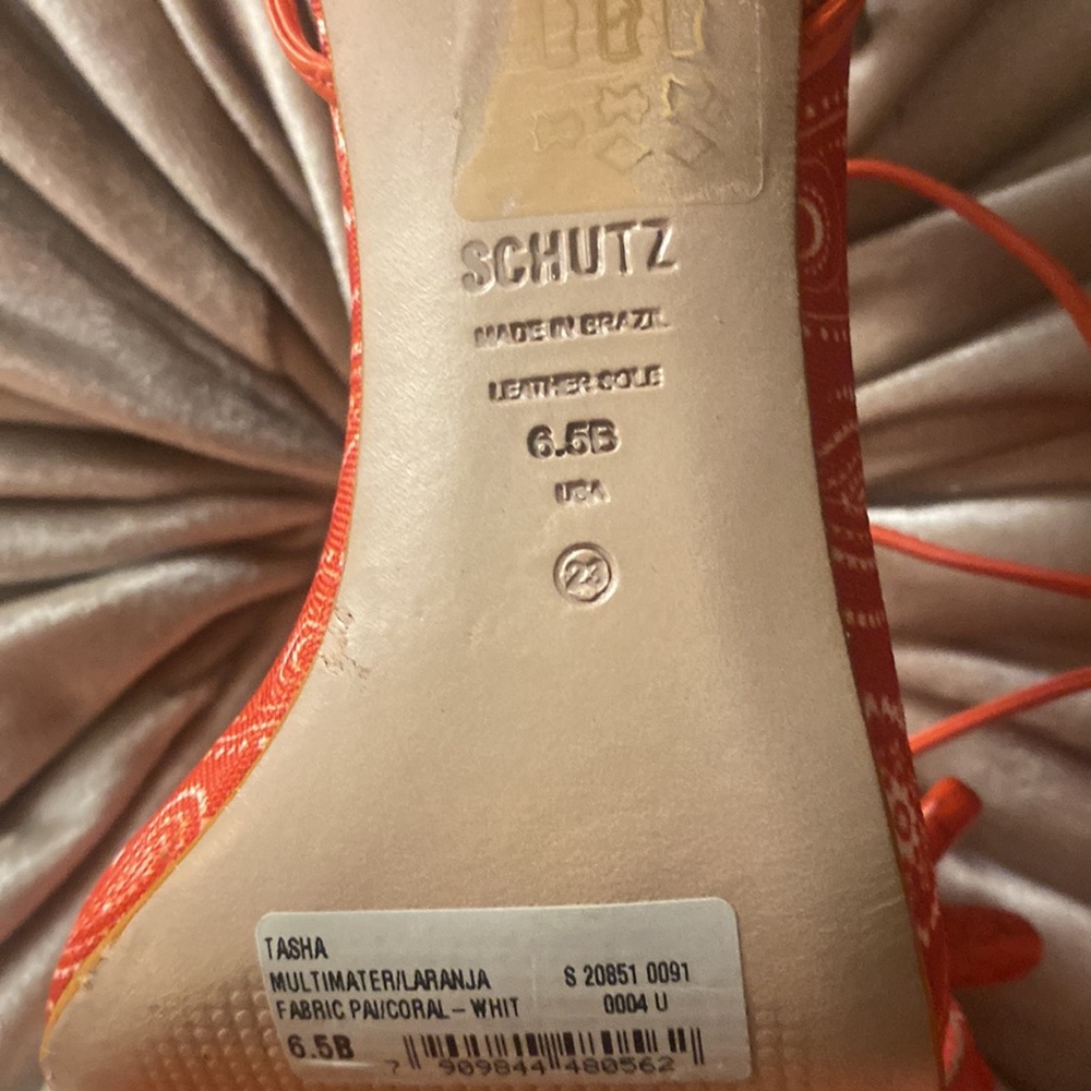 🎀 Schutz embellished Sandals Super Cute! Size 6.5 Used once EUC - Picture 4 of 9